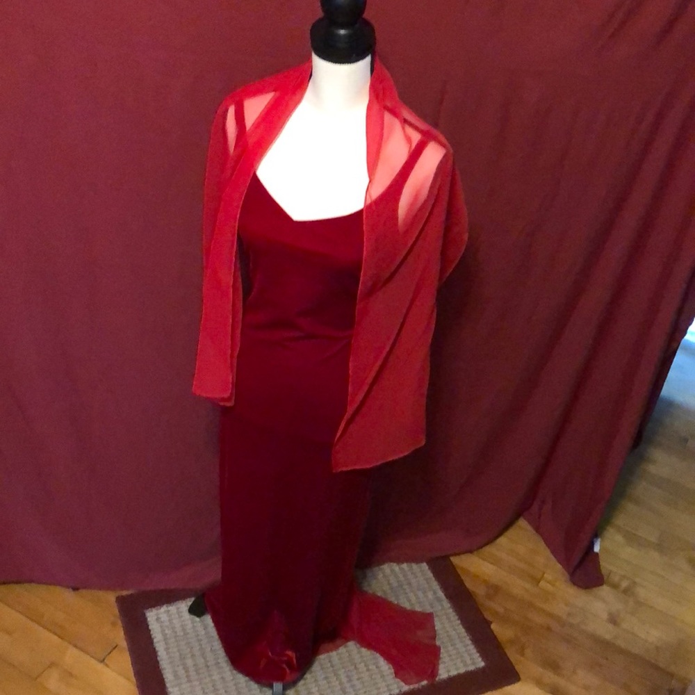 Sizzling red formal dress size 7-8